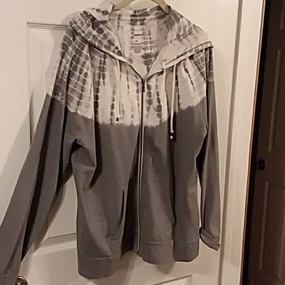 Woman's hooded sweatshirt.